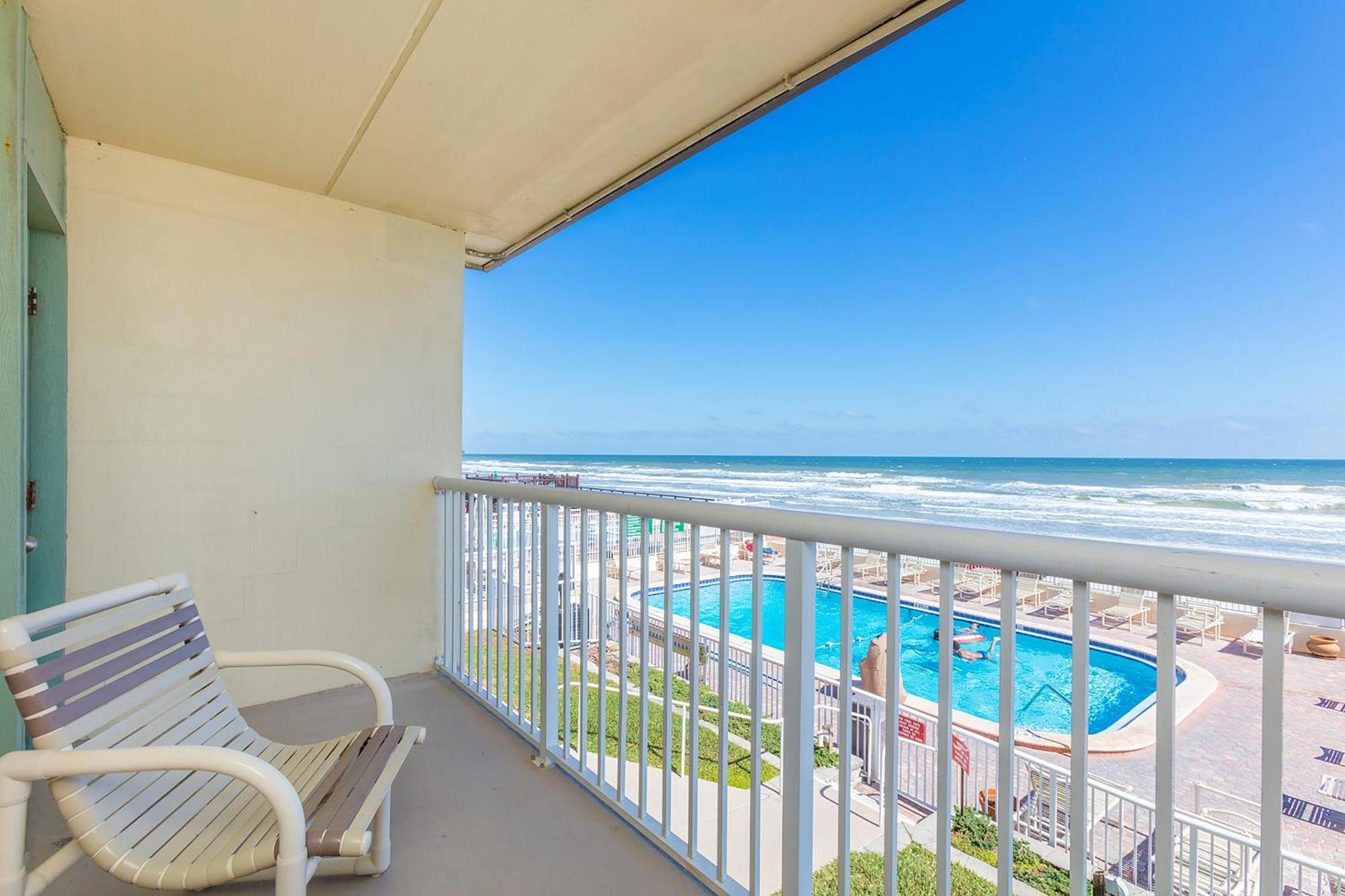 Fantasy Island Resort, Daytona Beach Shores Exterior photo